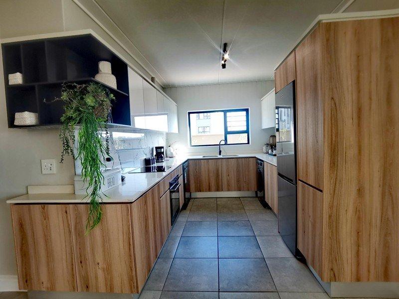 To Let 3 Bedroom Property for Rent in Waterfall Gauteng
