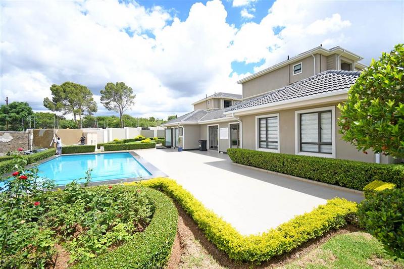 To Let 3 Bedroom Property for Rent in Broadacres Gauteng
