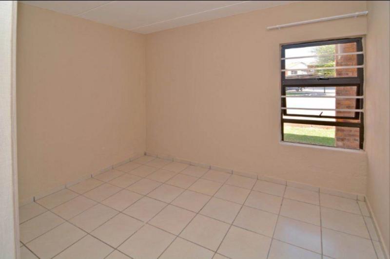 To Let 2 Bedroom Property for Rent in Karenpark Gauteng