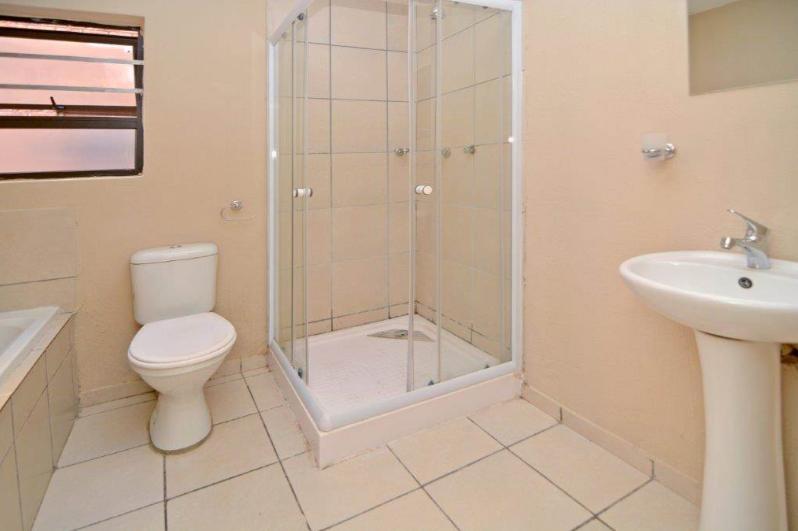 To Let 2 Bedroom Property for Rent in Karenpark Gauteng