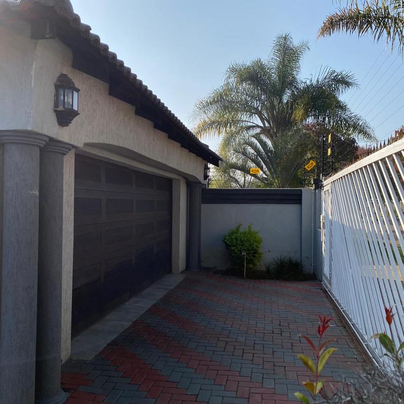 To Let 4 Bedroom Property for Rent in Claremont Gauteng