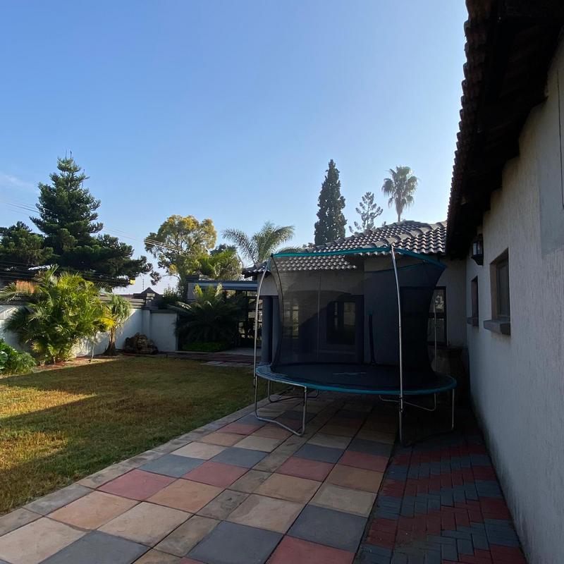 To Let 4 Bedroom Property for Rent in Claremont Gauteng