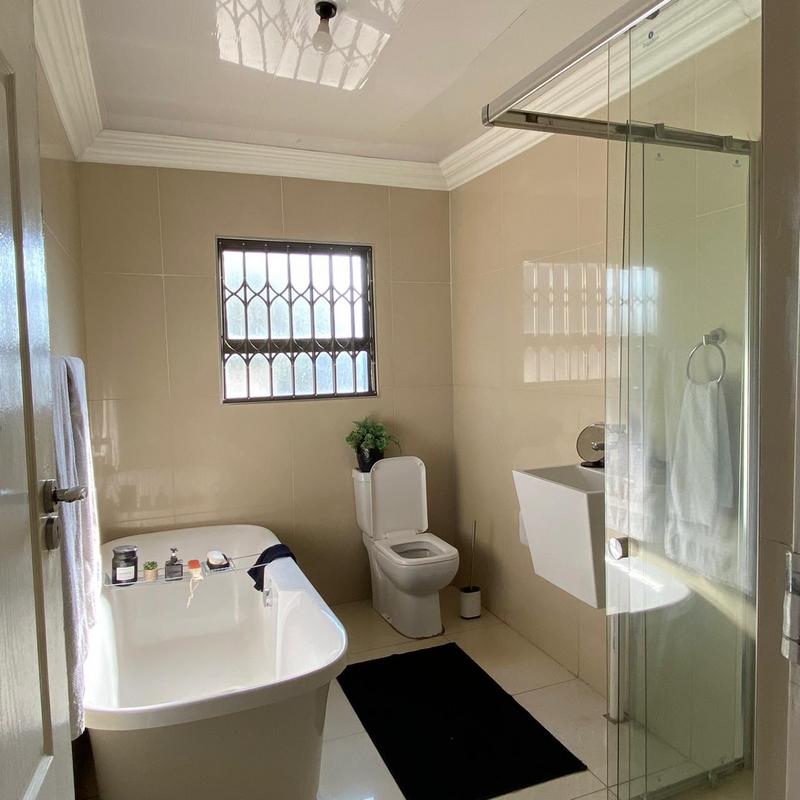 To Let 4 Bedroom Property for Rent in Claremont Gauteng