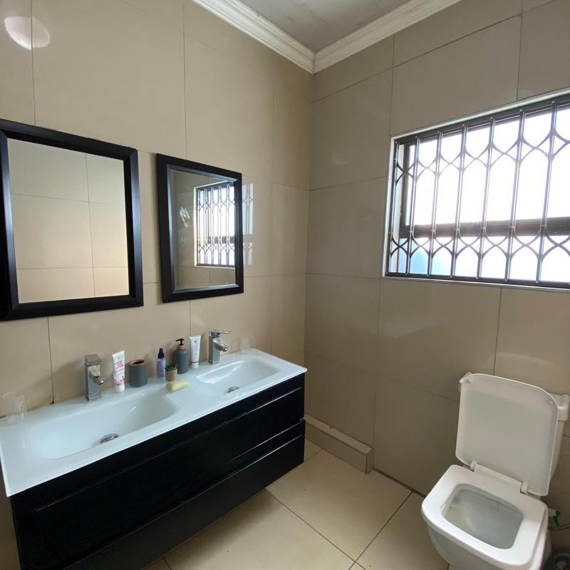 To Let 4 Bedroom Property for Rent in Claremont Gauteng
