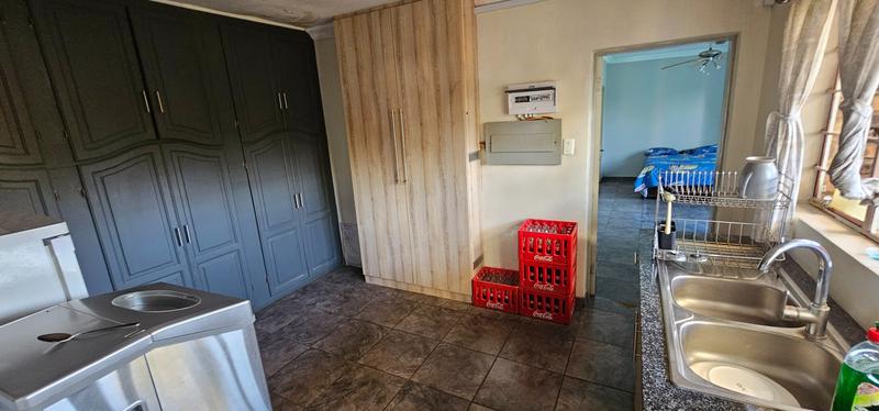 4 Bedroom Property for Sale in Haakdoornboom AH Gauteng