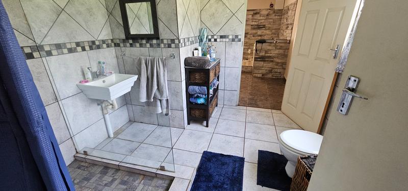 4 Bedroom Property for Sale in Haakdoornboom AH Gauteng