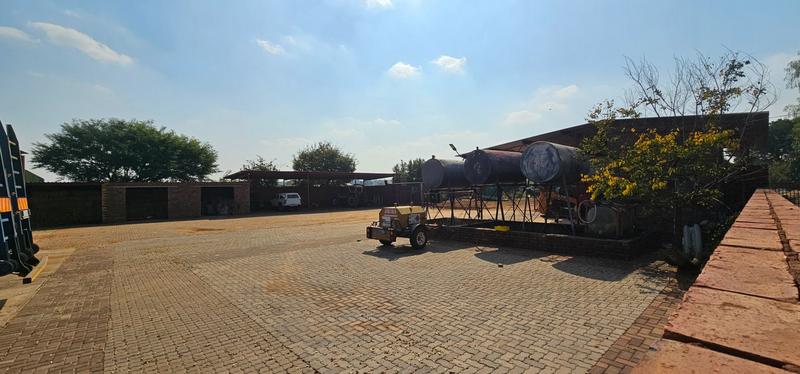 4 Bedroom Property for Sale in Haakdoornboom AH Gauteng
