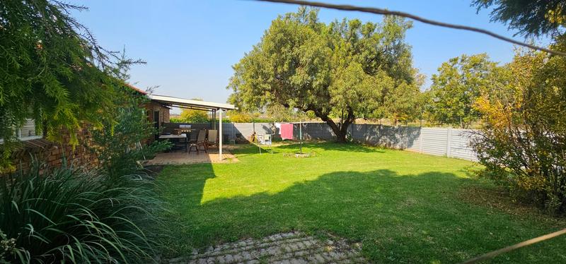 4 Bedroom Property for Sale in Haakdoornboom AH Gauteng
