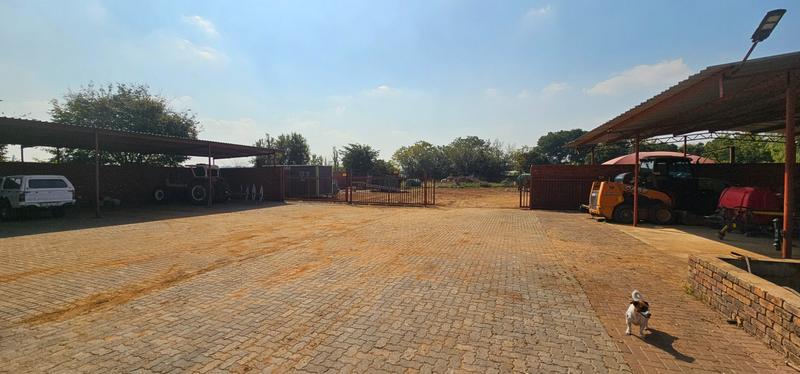 4 Bedroom Property for Sale in Haakdoornboom AH Gauteng