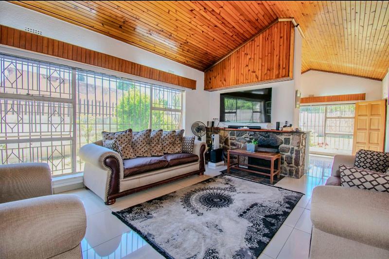 4 Bedroom Property for Sale in Ormonde View Gauteng