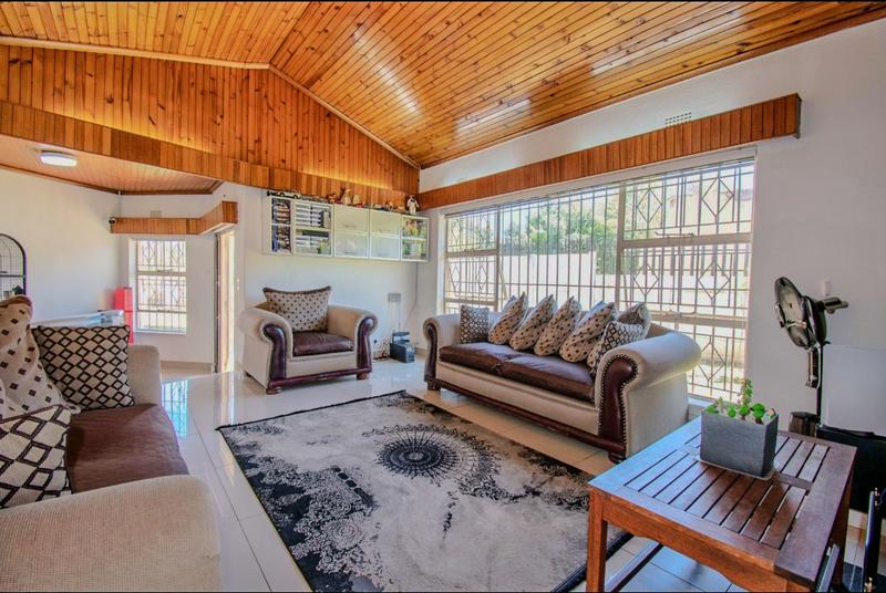 4 Bedroom Property for Sale in Ormonde View Gauteng