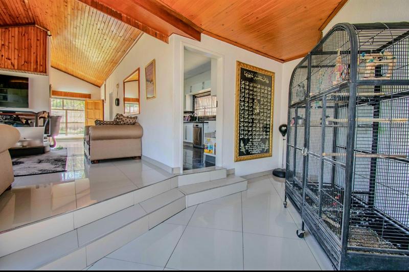 4 Bedroom Property for Sale in Ormonde View Gauteng