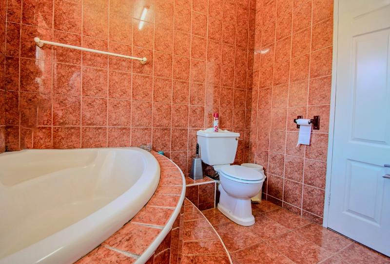 4 Bedroom Property for Sale in Ormonde View Gauteng