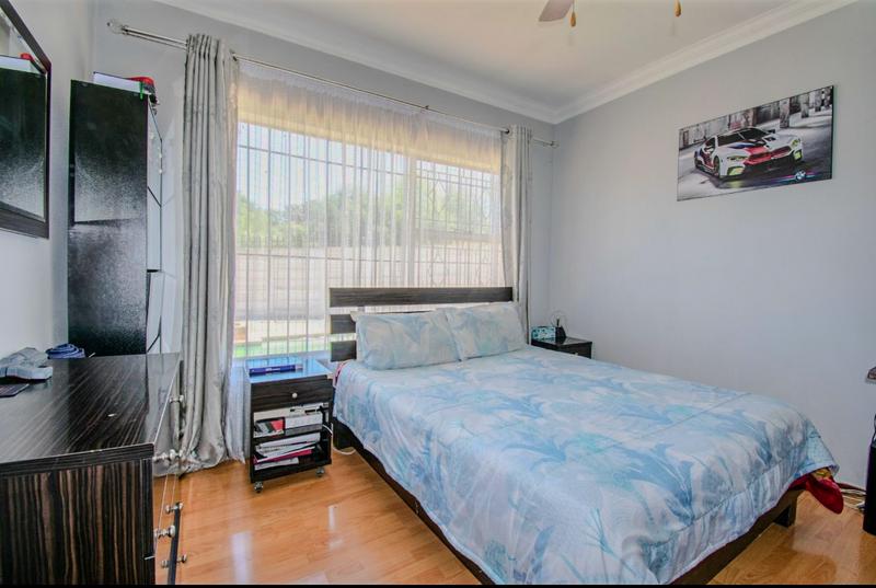 4 Bedroom Property for Sale in Ormonde View Gauteng