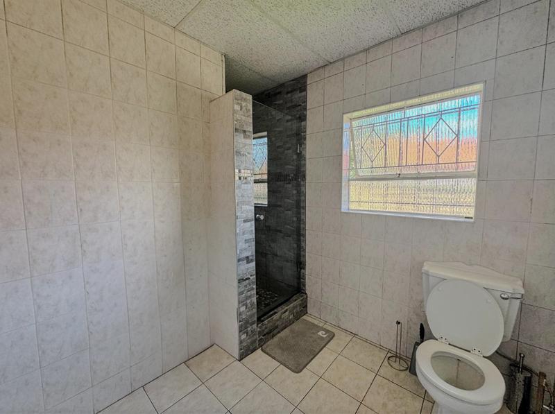 4 Bedroom Property for Sale in Ormonde View Gauteng