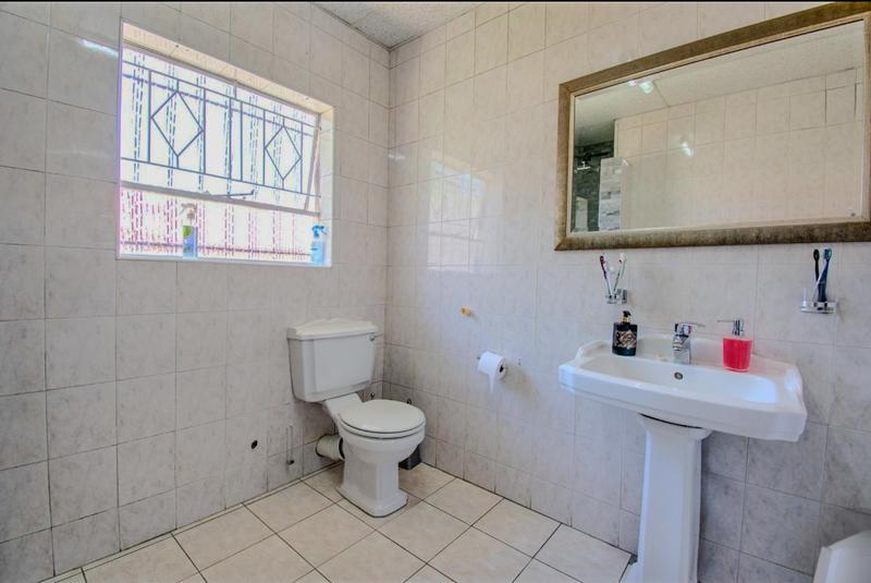 4 Bedroom Property for Sale in Ormonde View Gauteng