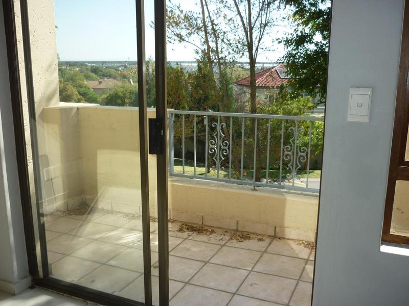 To Let 2 Bedroom Property for Rent in Fourways Gauteng