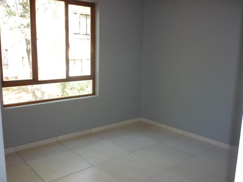 To Let 2 Bedroom Property for Rent in Fourways Gauteng