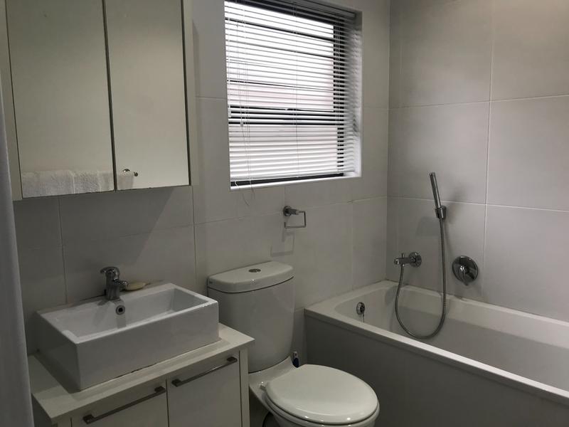 To Let 1 Bedroom Property for Rent in Lonehill Gauteng