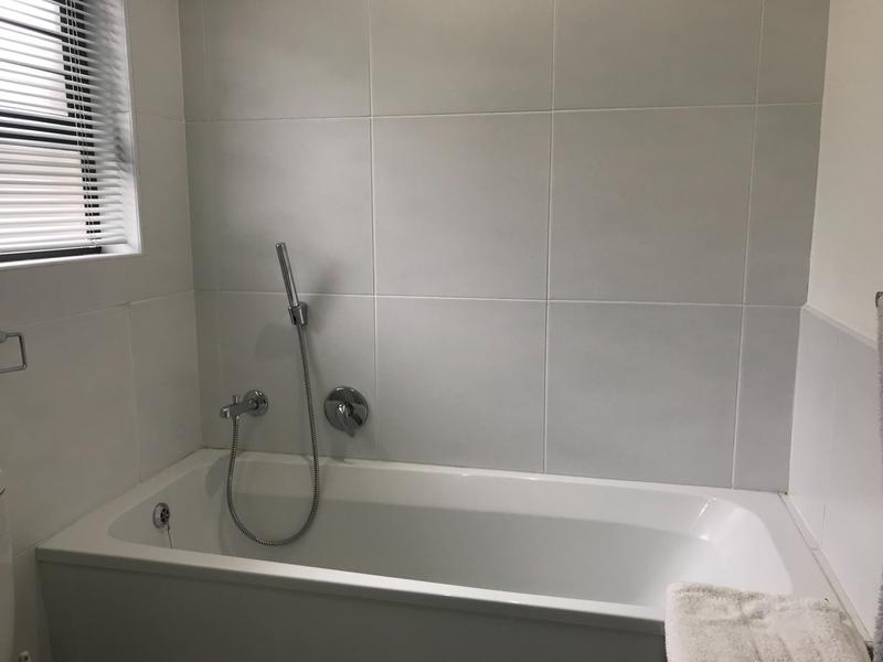 To Let 1 Bedroom Property for Rent in Lonehill Gauteng