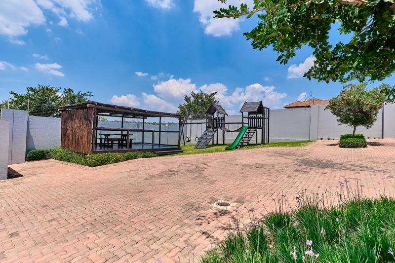 To Let 1 Bedroom Property for Rent in Lonehill Gauteng