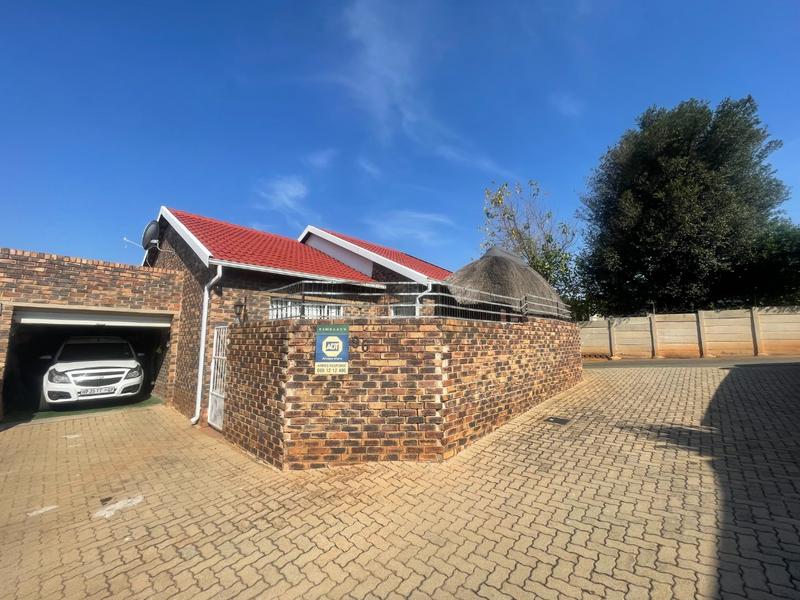 To Let 2 Bedroom Property for Rent in Noordheuwel Gauteng