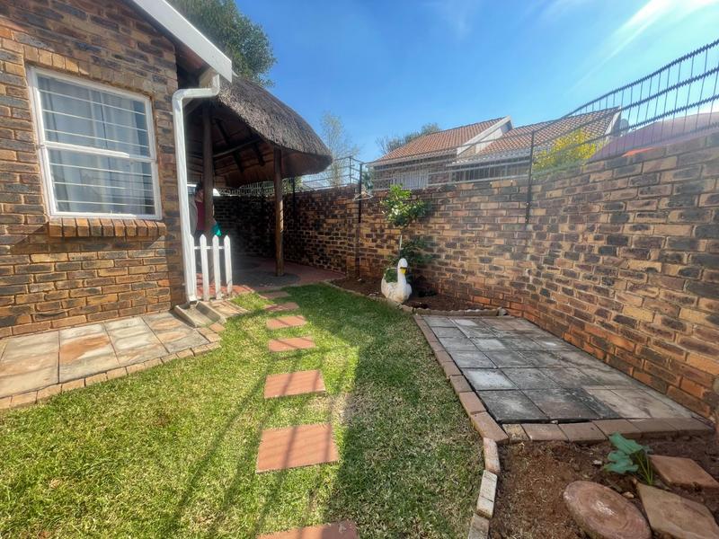 To Let 2 Bedroom Property for Rent in Noordheuwel Gauteng