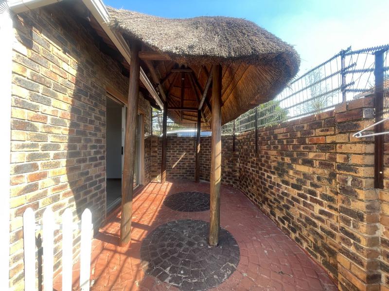 To Let 2 Bedroom Property for Rent in Noordheuwel Gauteng