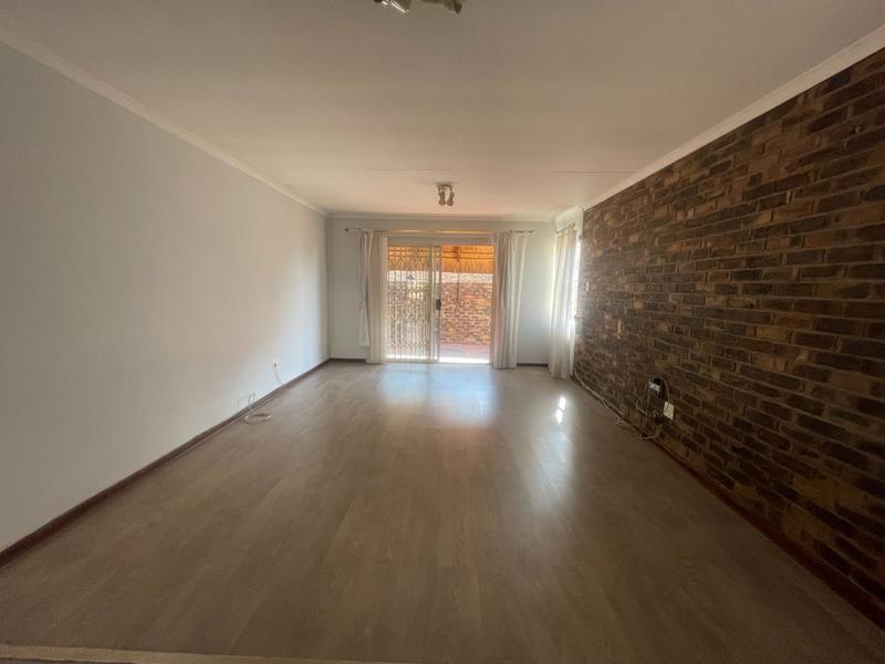To Let 2 Bedroom Property for Rent in Noordheuwel Gauteng