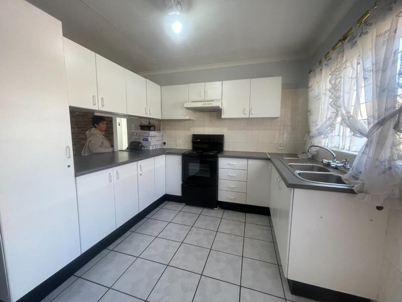 To Let 2 Bedroom Property for Rent in Noordheuwel Gauteng