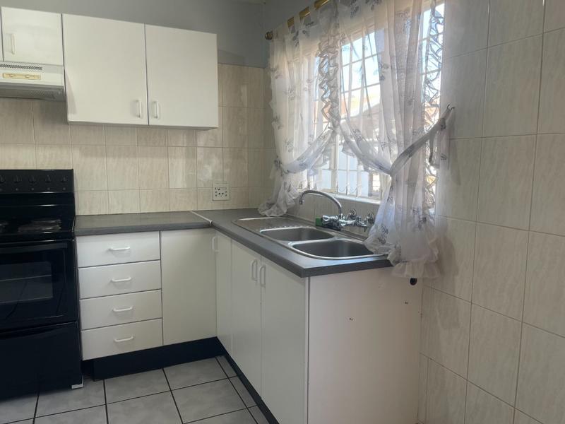 To Let 2 Bedroom Property for Rent in Noordheuwel Gauteng