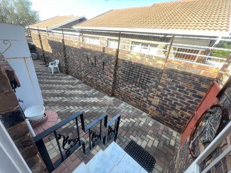 To Let 2 Bedroom Property for Rent in Noordheuwel Gauteng