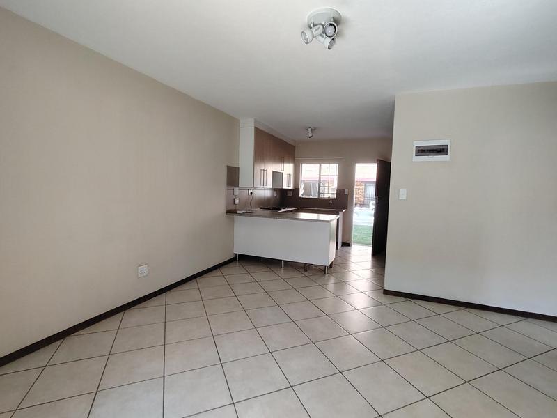 To Let 2 Bedroom Property for Rent in Monavoni Gauteng