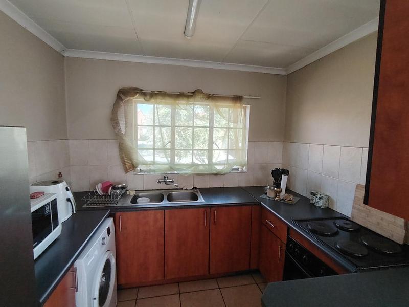 2 Bedroom Property for Sale in The Reeds Gauteng