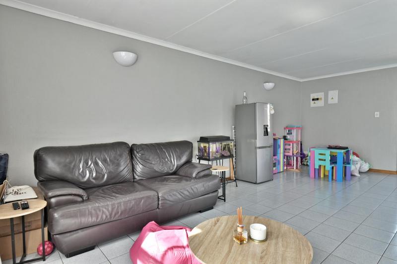1 Bedroom Property for Sale in Glenanda Gauteng