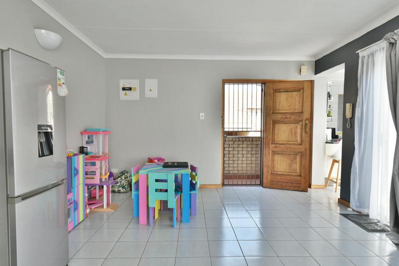 1 Bedroom Property for Sale in Glenanda Gauteng