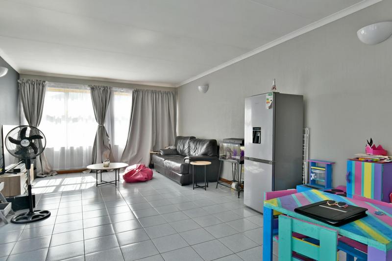 1 Bedroom Property for Sale in Glenanda Gauteng