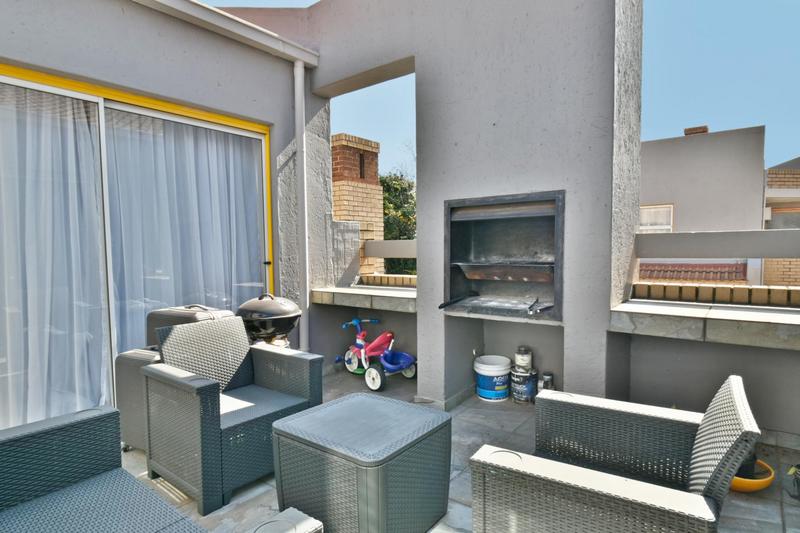 1 Bedroom Property for Sale in Glenanda Gauteng