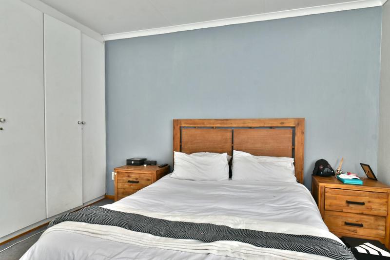 1 Bedroom Property for Sale in Glenanda Gauteng