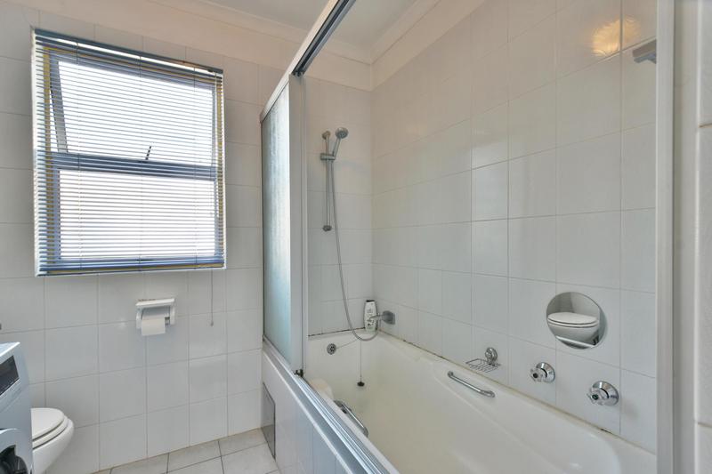 1 Bedroom Property for Sale in Glenanda Gauteng