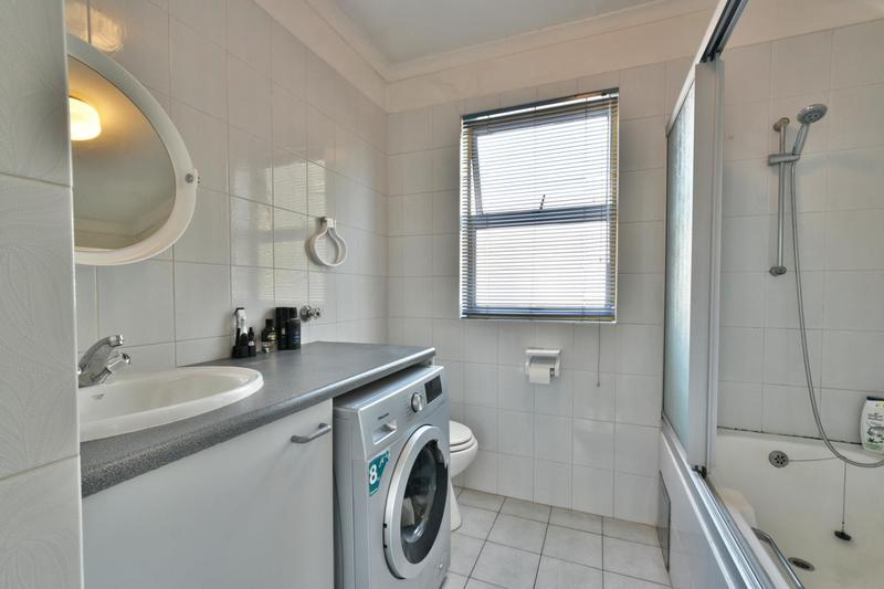 1 Bedroom Property for Sale in Glenanda Gauteng
