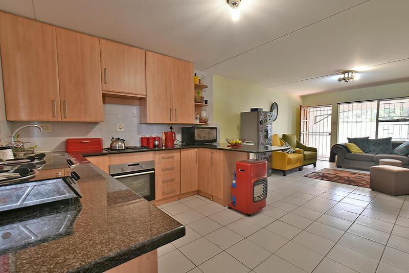 3 Bedroom Property for Sale in Oakdene Gauteng