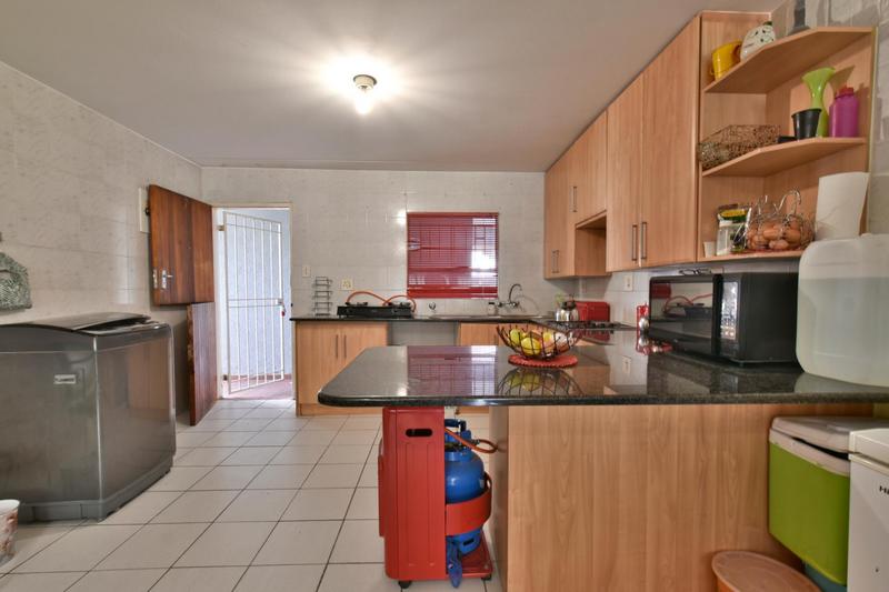 3 Bedroom Property for Sale in Oakdene Gauteng