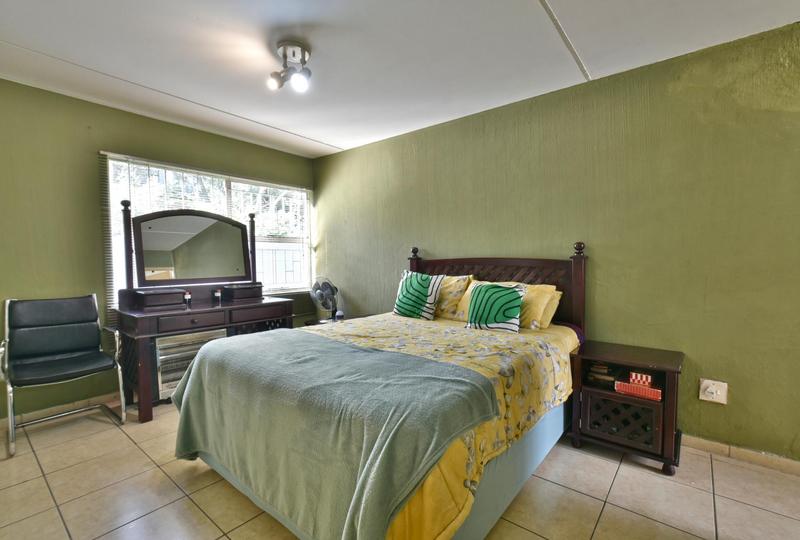 3 Bedroom Property for Sale in Oakdene Gauteng