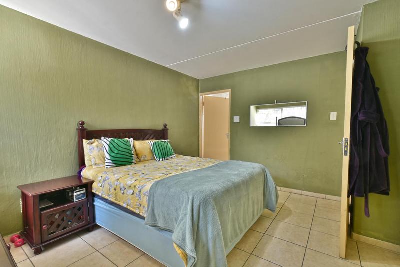 3 Bedroom Property for Sale in Oakdene Gauteng