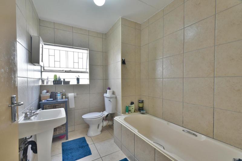 3 Bedroom Property for Sale in Oakdene Gauteng