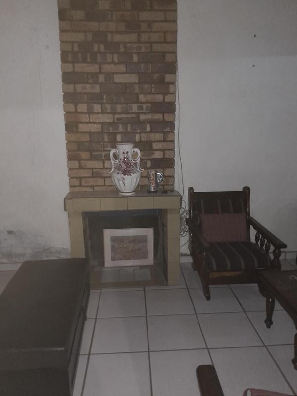 2 Bedroom Property for Sale in Naledi Gauteng