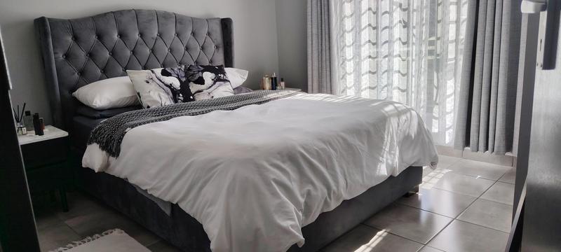 2 Bedroom Property for Sale in Groblerpark Gauteng