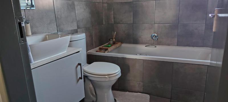 2 Bedroom Property for Sale in Groblerpark Gauteng