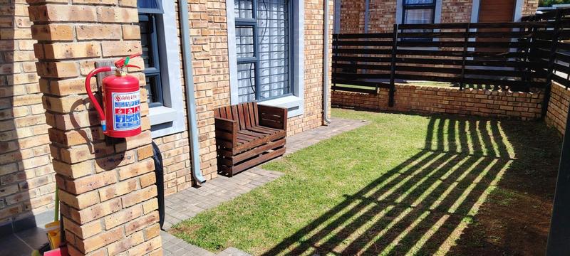 2 Bedroom Property for Sale in Groblerpark Gauteng